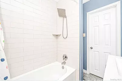 14 Richard Avenue, Islip Terrace, NY 11752 - Photo 20