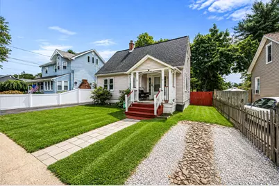 14 Richard Avenue, Islip Terrace, NY 11752 - Photo 2