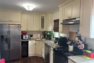 92 Vanburen St, Freeport, NY 11520 - Photo 6
