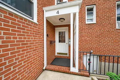 4 Edwards St #1E, Roslyn Heights, NY 11577 - Photo 2