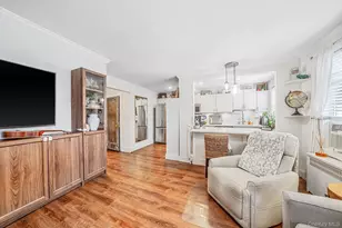 4 Edwards St, Roslyn Heights, NY 11577 - Photo 8