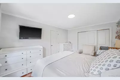 4 Edwards St #1E, Roslyn Heights, NY 11577 - Photo 18