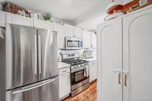 4 Edwards St, Roslyn Heights, NY 11577 - Photo 10