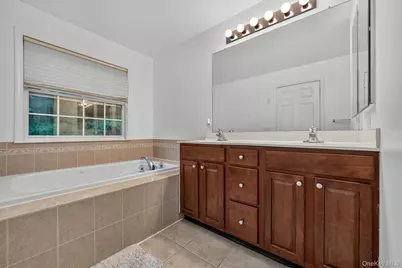 7 Gillian Court, Monroe, NY 10950 - Photo 32