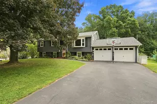21 Smith St, Red Hook, NY 12571 - Photo 2