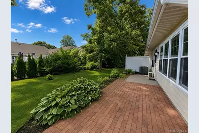 6 Oakdale Court, Ridge, NY 11961 - Photo 16