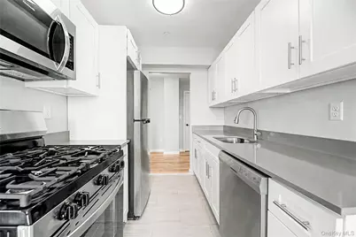 671 Bronx River Road #6k, Yonkers, NY 10704 - Photo 1