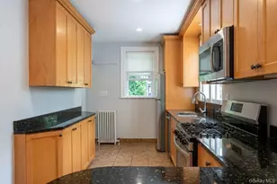 8 Washington Pl, White Plains, NY 10603 - Photo 8