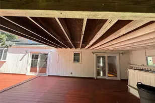 4 Sandy Ct, Deer Park, NY 11729 - Photo 8