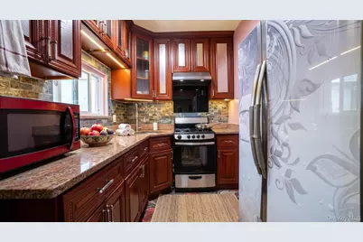 10640 Sutphin Boulevard, Jamaica, NY 11435 - Photo 10
