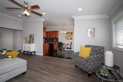 72 Mount Vernon Avenue #A05, Patchogue, NY 11772 - Photo 4