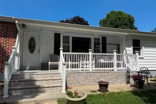 431 Blue Point Rd, Farmingville, NY 11738 - Photo 2