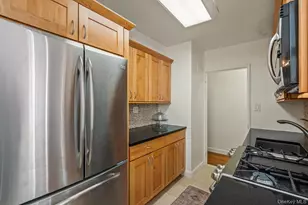 72-10 112th St, Forest Hills, NY 11375 - Photo 12