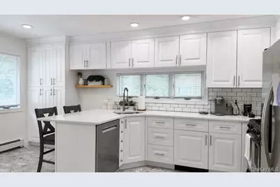 115 N John Street, Massapequa, NY 11758 - Photo 10