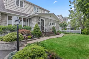 115 N John St, Massapequa, NY 11758 - Photo 2
