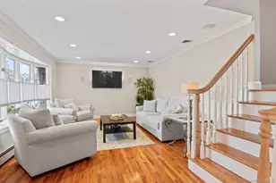 115 N John St, Massapequa, NY 11758 - Photo 4