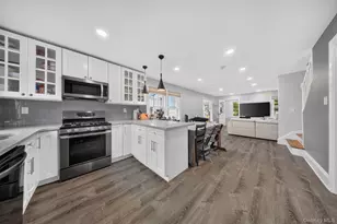 26 Van Nostrand Ct, Little Neck, NY 11362 - Photo 14