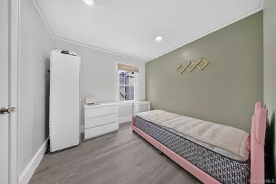 26 Van Nostrand Court, Little Neck, NY 11362 - Photo 20