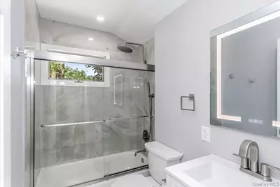 260 W 24th Street, Deer Park, NY 11729 - Photo 20