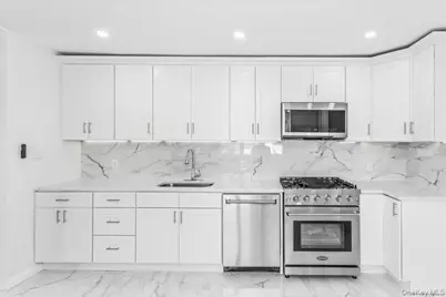 260 W 24th Street, Deer Park, NY 11729 - Photo 10