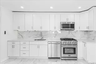 260 W 24th St, Deer Park, NY 11729 - Photo 10
