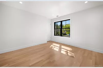97 Broadmoor Lane, Westbury, NY 11590 - Photo 20
