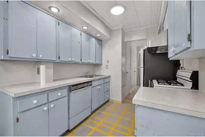 153-36 Booth Memorial Avenue, Flushing, NY 11355 - Photo 8