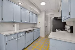 153-36 Booth Memorial Ave, Flushing, NY 11355 - Photo 8