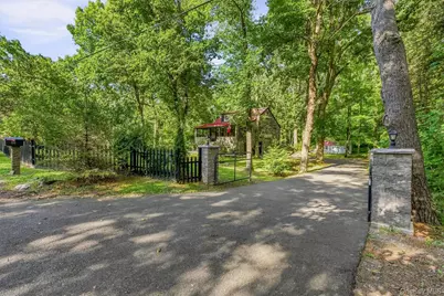 231 Rombout Road, Pleasant Valley, NY 12569 - Photo 4