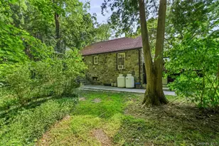 231 Rombout Rd, Pleasant Valley, NY 12569 - Photo 38