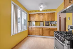 15-11 149th St, Whitestone, NY 11357 - Photo 12
