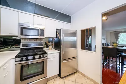701 Pelham Road #5L, New Rochelle, NY 10805 - Photo 4