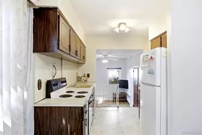 10 Shirley Lane, West Babylon, NY 11704 - Photo 10