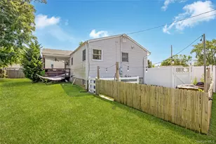 2401 Wave Ave, Medford, NY 11763 - Photo 24