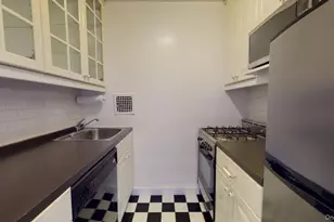 66-15 Thornton Pl, Rego Park, NY 11374 - Photo 6