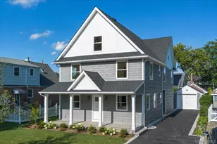 5 Elm Ave, Floral Park, NY 11001 - Photo 2