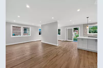 5 Elm Avenue, Floral Park, NY 11001 - Photo 10