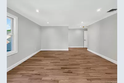5 Elm Avenue, Floral Park, NY 11001 - Photo 34