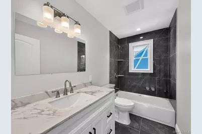 5 Elm Avenue, Floral Park, NY 11001 - Photo 26