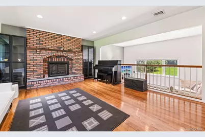 129 Jefferson Avenue, Saint James, NY 11780 - Photo 10