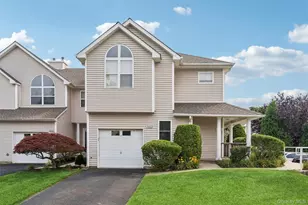 3002 Willow Pond Dr, Riverhead, NY 11901 - Photo 2