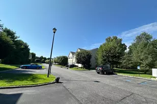 35 Sugar Pine Ln, Bay Shore, NY 11706 - Photo 4