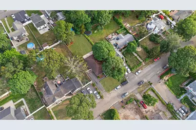 28 Roslyn Avenue, Selden, NY 11784 - Photo 34