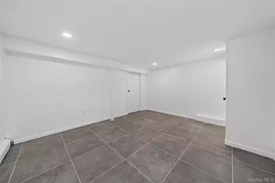 28 Roslyn Avenue, Selden, NY 11784 - Photo 20