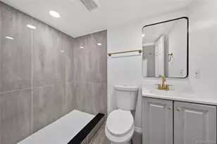 28 Roslyn Ave, Selden, NY 11784 - Photo 18