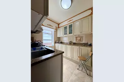 64-41 Saunders Street #605, Rego Park, NY 11374 - Photo 8