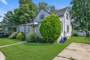 464 Stratford Rd, West Hempstead, NY 11550 - Photo 2