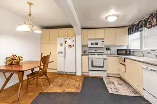 464 Stratford Rd, West Hempstead, NY 11550 - Photo 8