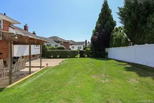 1102 Lawrence Rd, Bellmore, NY 11710 - Photo 32