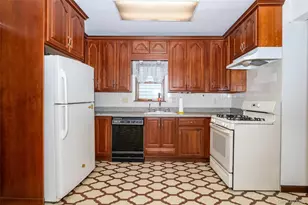 1559 Hollywood Ave, Bronx, NY 10461 - Photo 8